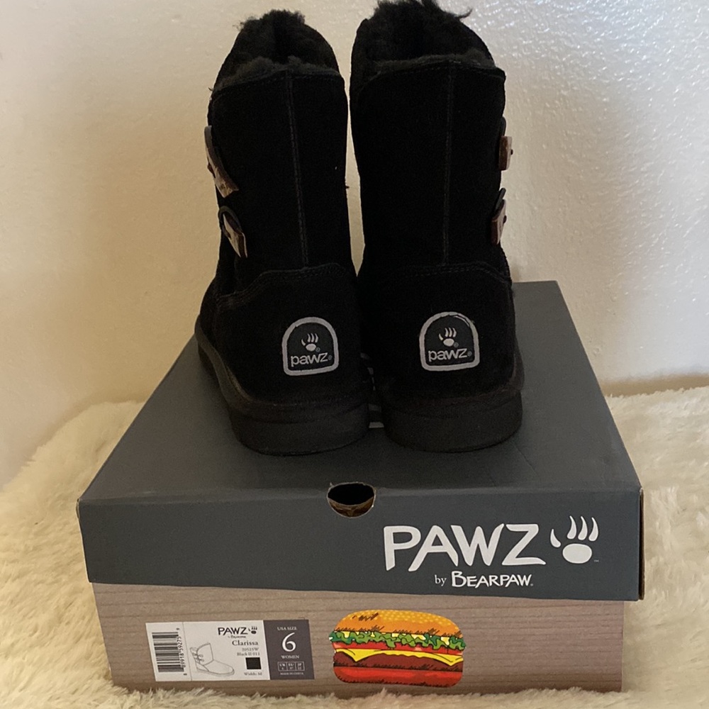 BearPaw size 6 woman 🐾